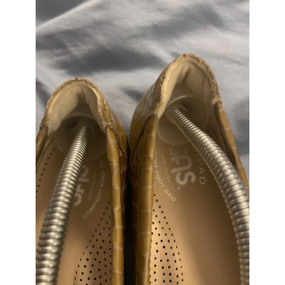 SAS Beige Croc-Embossed Leather Loafers‎ Size 8N Comfort Foot Bed USA